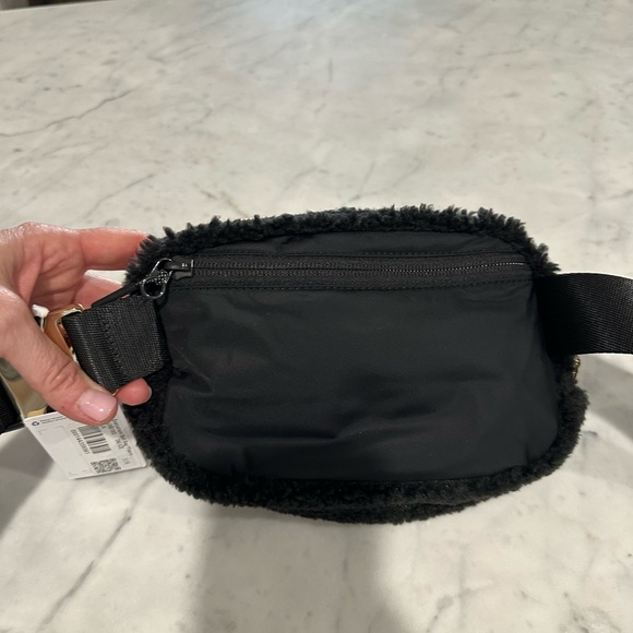 NWT Lululemon Fleece Everywhere Belt Bag - Picture 5 of 5